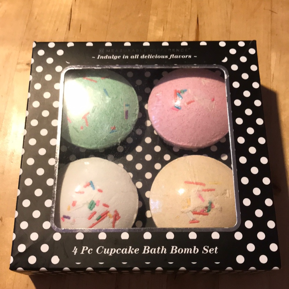 Cupcake bath bombs 😜